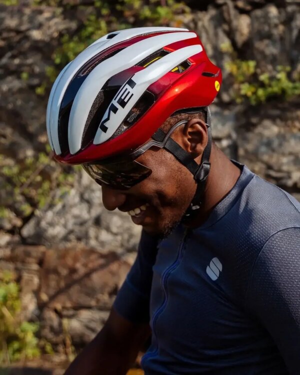 Casco de ciclismo Bull, casco de bicicleta de carretera de montaña súper ligero moldeado integralmente para mujeres y hombres, talla M