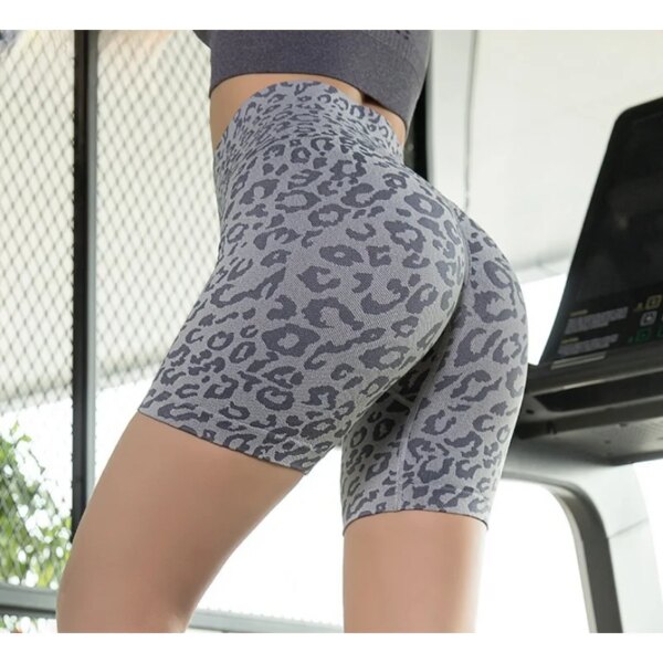 Nuevo Pantalones cortos deportivos de cintura alta con estampado de leopardo, pantalones cortos de Yoga a la moda, pantalones cortos estampados para mujer, medias suaves para hacer ejercicio, pantalones deportivos para gimnasio