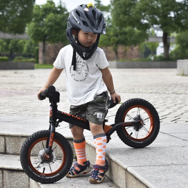 Nuevos calcetines de ciclismo para niños, protegen los pies, calcetines deportivos transpirables para exteriores, calcetines de nailon para bicicleta para niños y niñas, accesorios para bicicletas