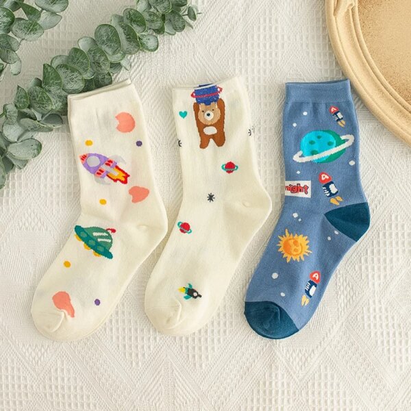 Calcetines divertidos y bonitos del espacio coreano para otoño e invierno, calcetines Harajuku de astronauta de dibujos animados japoneses, calcetines Kawaii para mujer