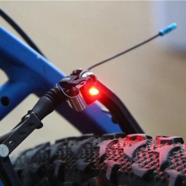 Luz de freno de bicicleta impermeable, luz de ciclismo, montaje trasero, luz de advertencia segura, LED rojo, miniluz de freno para ciclismo