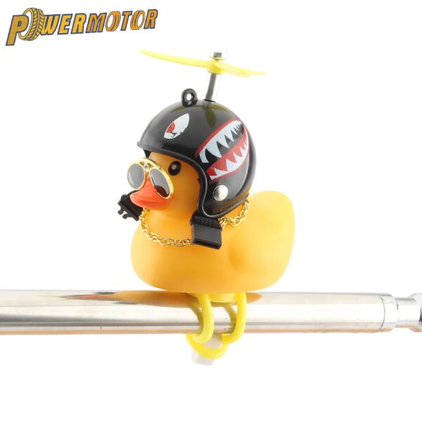 Accesorios para motocicleta, bonito pato con casco de hélice, viento roto, pato de goma, juguete, coche, bicicleta, pequeños adornos de decoración de pato amarillo