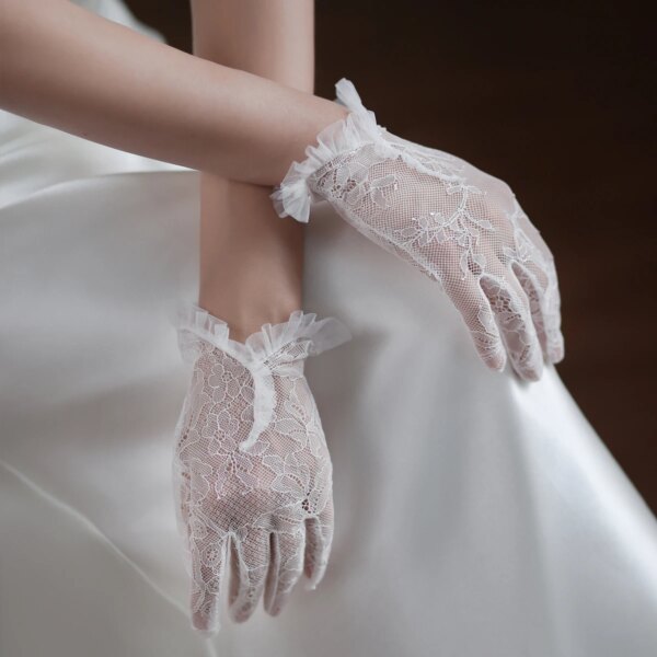 WG061 Guantes de novia para boda, tul con borde con volantes, Apliques de encaje, guantes cortos blancos para dama de honor, accesorios para desfile y graduación para mujer